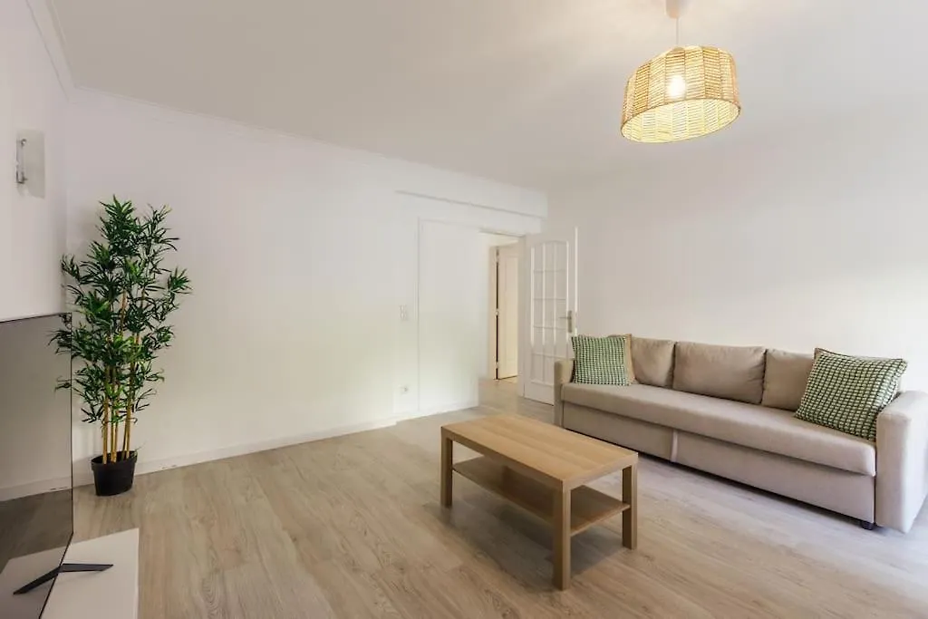 Comfort & Convenience In Central Massama Queluz