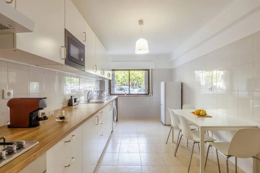 Διαμέρισμα Comfort & Convenience In Central Massama Queluz
